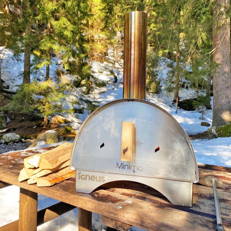 Igneus Minimo portable wood fired garden pizza oven