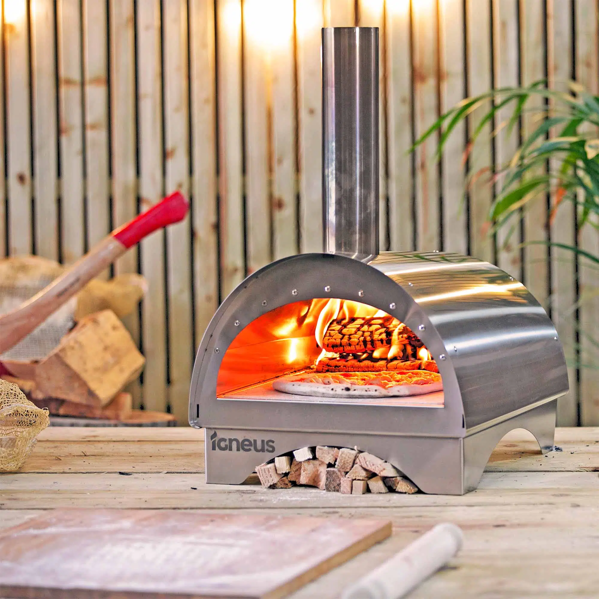 Igneus Minimo portable wood fired garden pizza oven