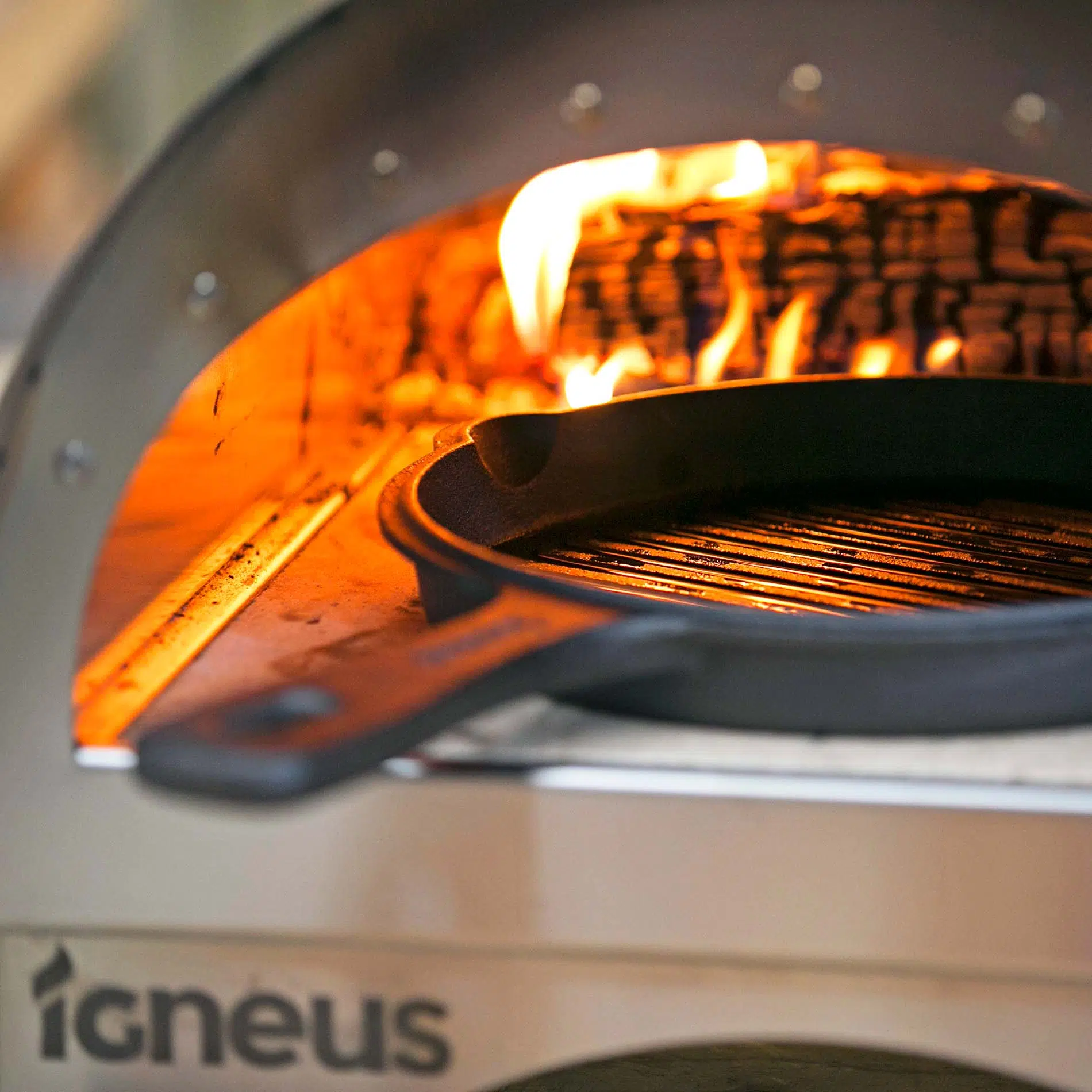 Igneus cast iron pans - Igneus wood fired pizza ovens