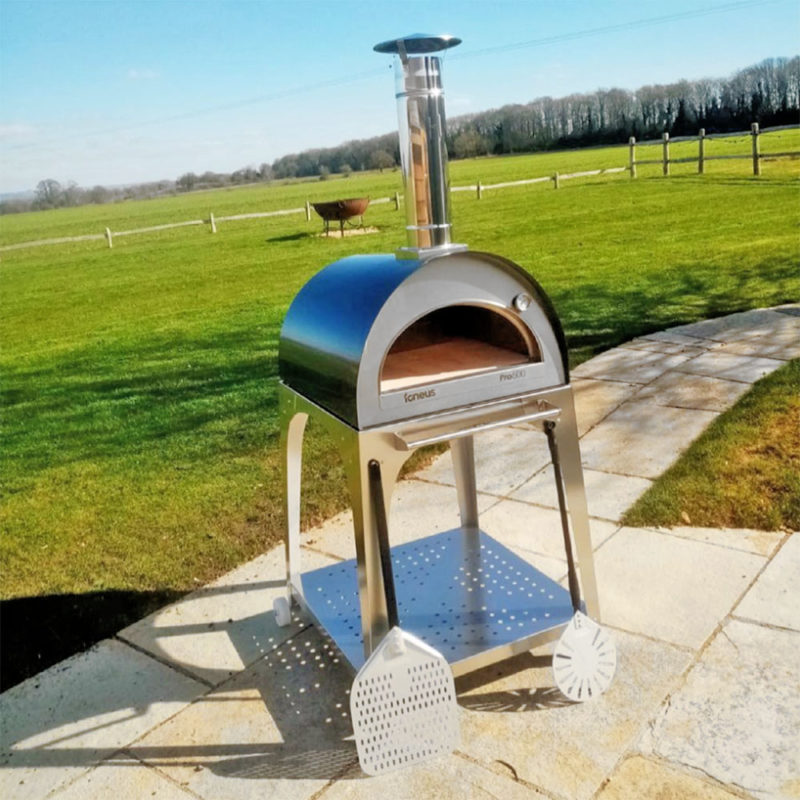 Igneus Classico wood fired pizza oven with stand
