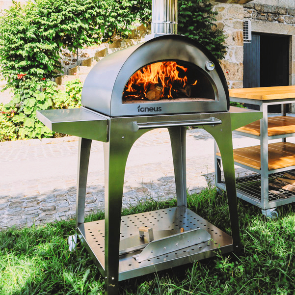Igneus Classico wood fired pizza oven with stand