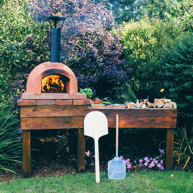 Igneus Ceramiko 600 wood fired pizza oven - lifetsyle shot 10 -WB