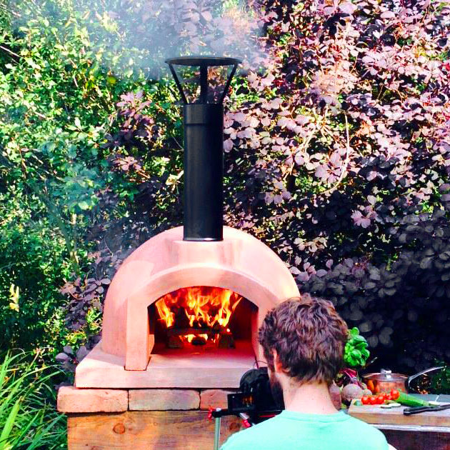 Igneus Ceramiko 600 wood fired pizza oven