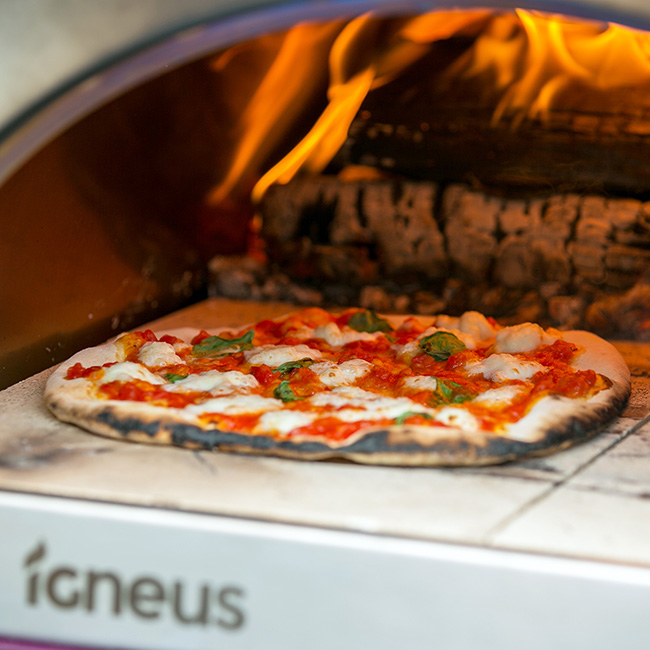 Igneus Classico wood fired garden pizza oven