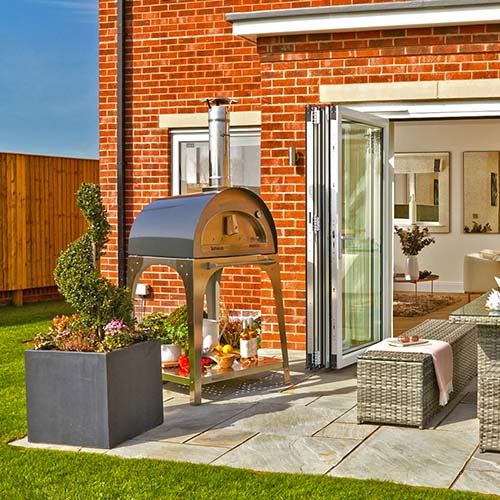 Igneus Pro 600 wood fired pizza oven