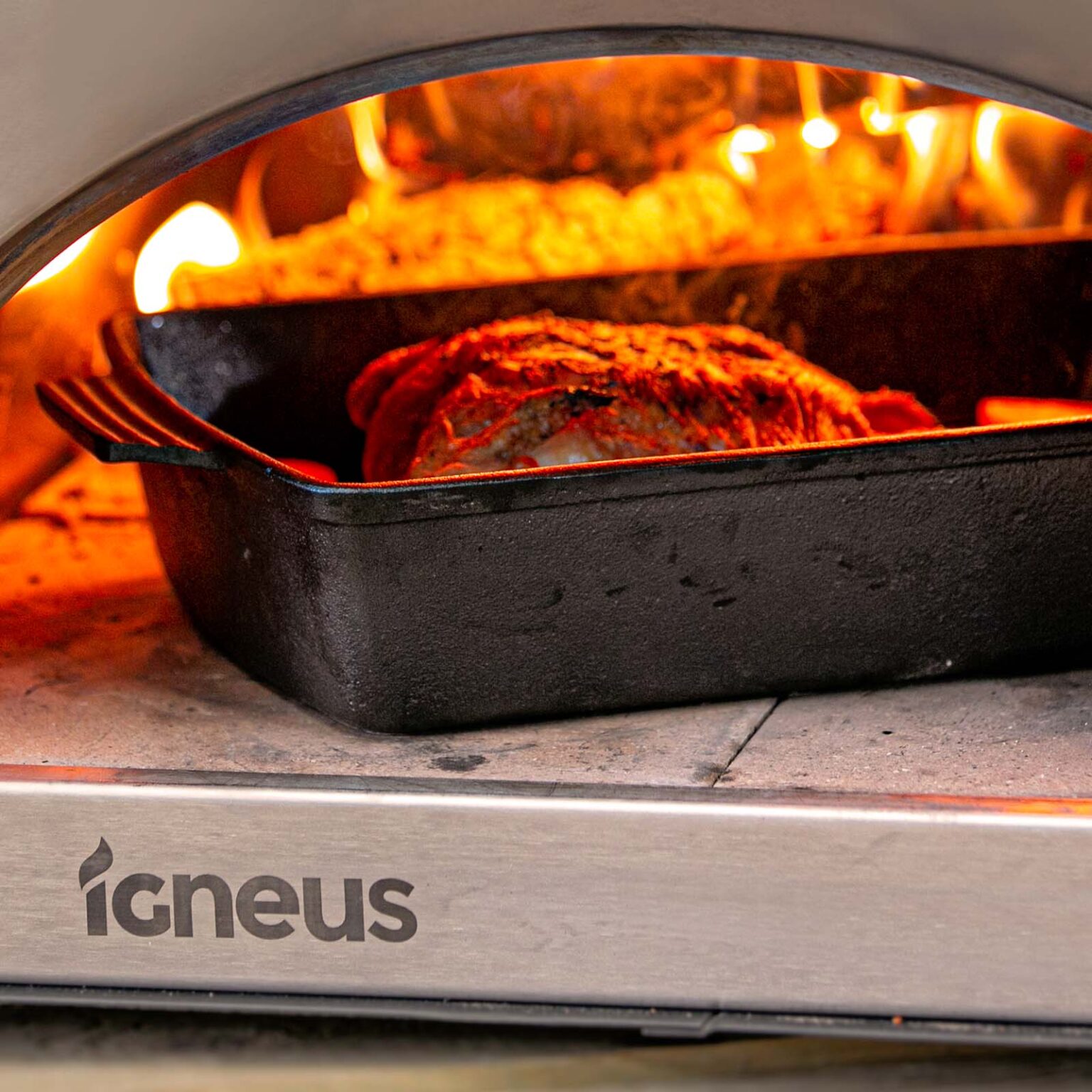 Igneus Cast Iron Roasting Pan - Igneus wood fired pizza ovens - pizza oven accessories