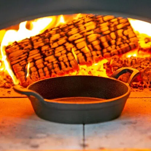 Igneus Pro Cast Iron Sizzler Pan with wooden serving board -