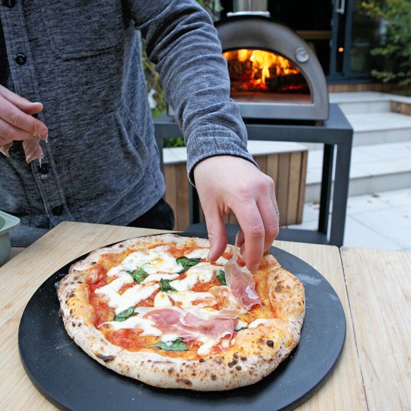 Igneus classico wood fired pizza oven - fresh cooked pizza